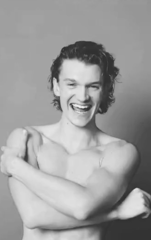 ChelsMarie tweet media