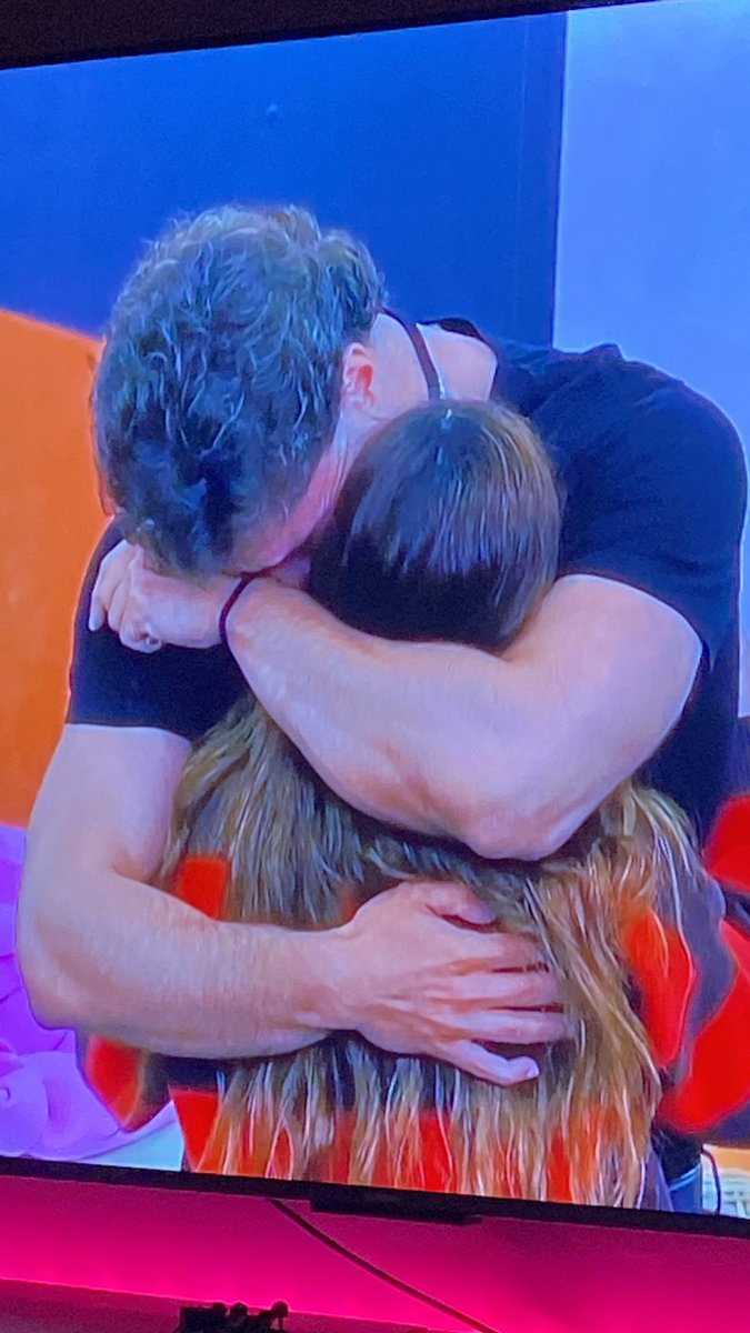 Sandrosstvi's tweet photo. “Vamos juntos até ao fim (João)” NÃO Crlho! Sai daí João! Foge! #sstvi https://t.co/822BkyhGLo