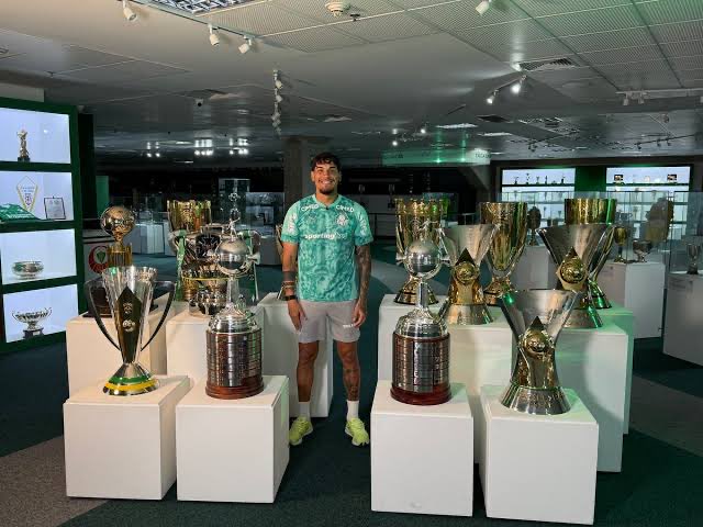 +1 dia botafoguense chorando tweet media