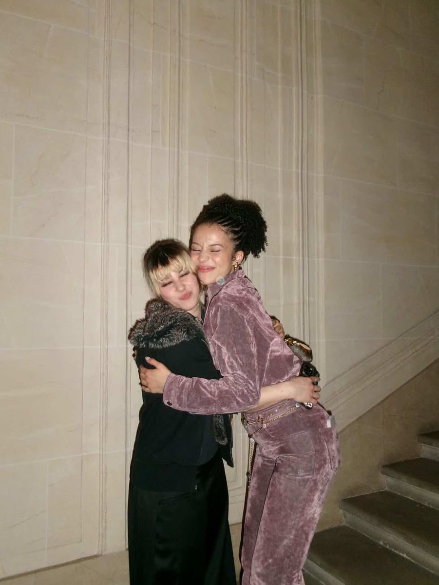 󠁯best of chase infiniti tweet media