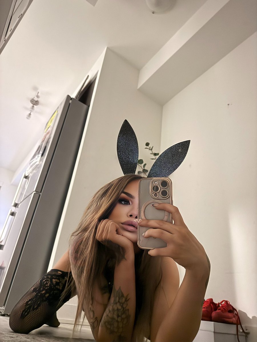 ✨ La petite✨ 4’11 tweet media