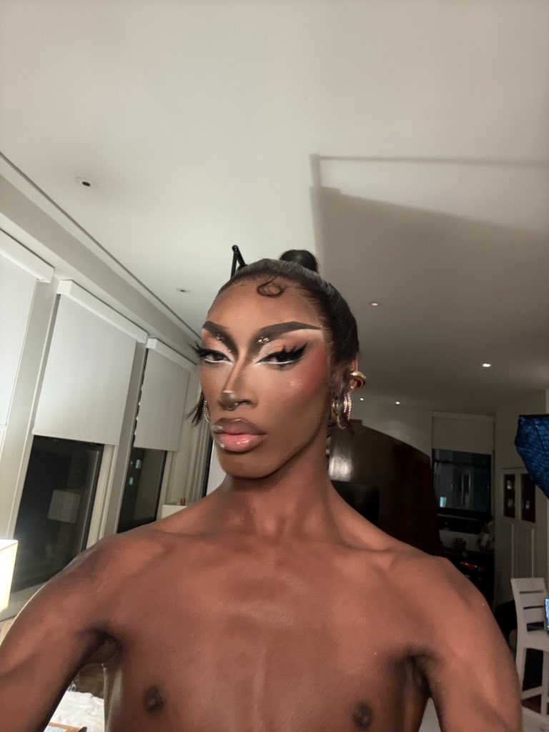 ☆ L A N A tweet media