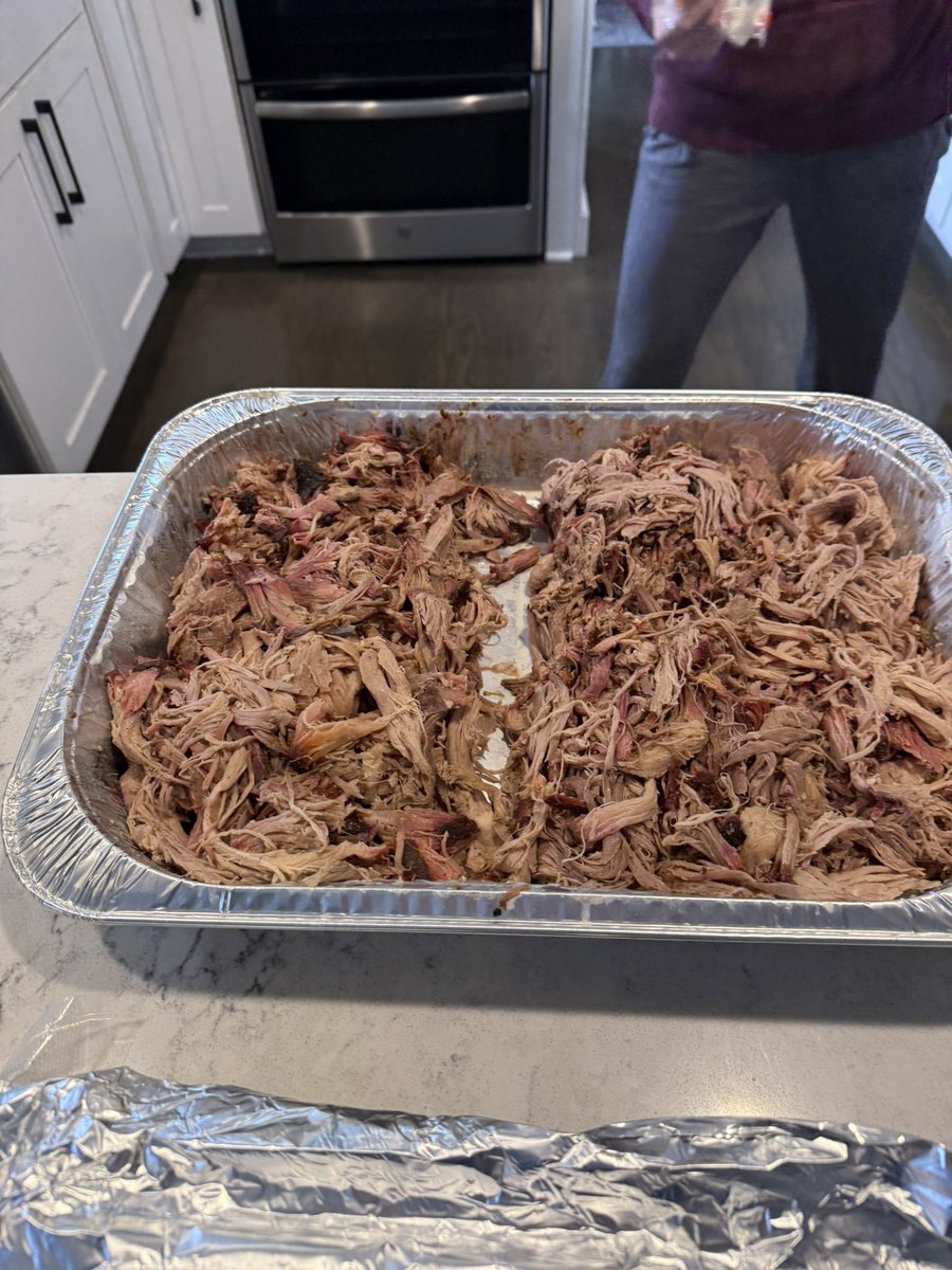 cycloneJon3919's tweet photo. @Fareway_Stores Pulled pork from @Fareway_Stores that I smoked yesterday. https://t.co/xgPPnpK5wy
