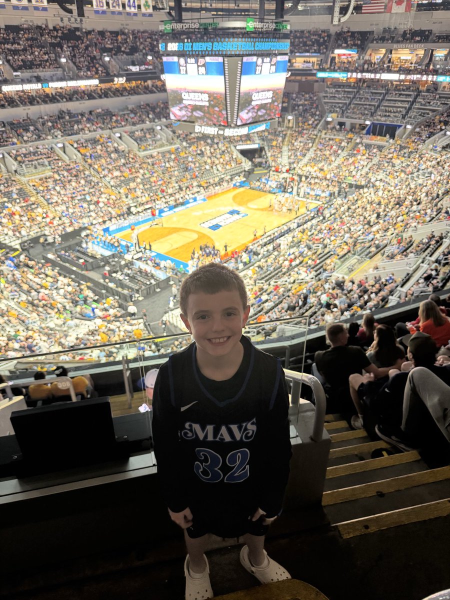 kstewart85's tweet photo. Awesome experience with Graham at the NCAA games https://t.co/BspNaGawkr