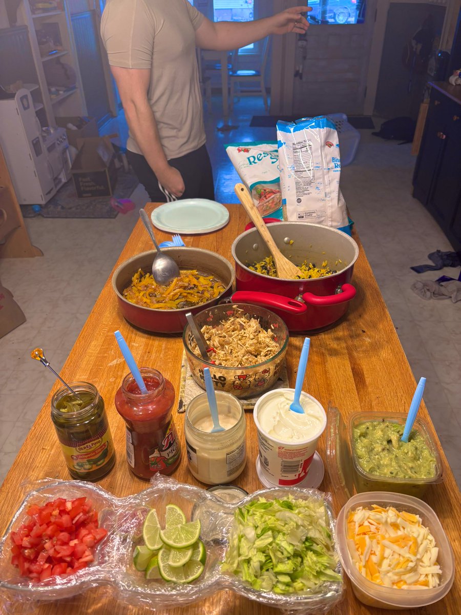 shiloh. 🌈 tweet media