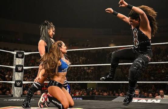 ✨𝒮𝟤𝐿 𝒲𝓇ℯ𝓈𝓉𝓁𝒾𝓃ℊ💜 tweet media