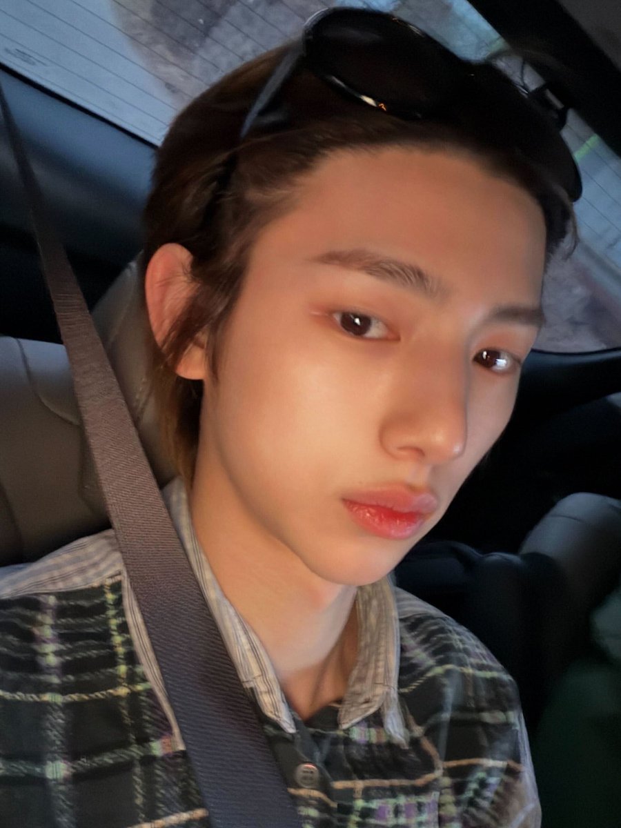 LIVE translation by©️크크 tweet media