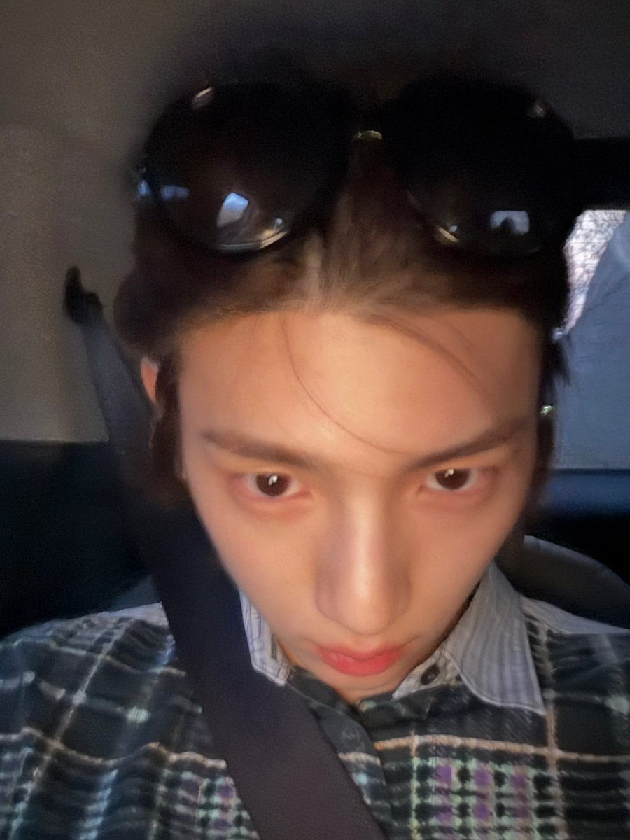 LIVE translation by©️크크 tweet media