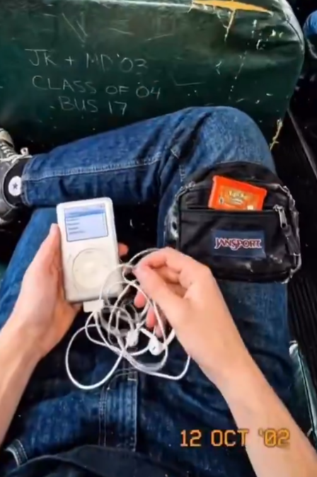 Puff4UTV's tweet photo. @AtRealBen damn I miss having my JanSport leg strap fanny pack https://t.co/tYwINb5dzB