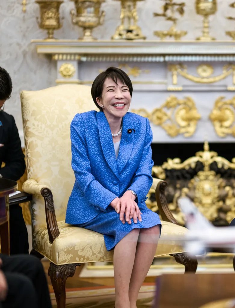 🚨BREAKING –

Japanese are criticizing their Prime Minister after she was seen behaving unprofessionally with world leaders