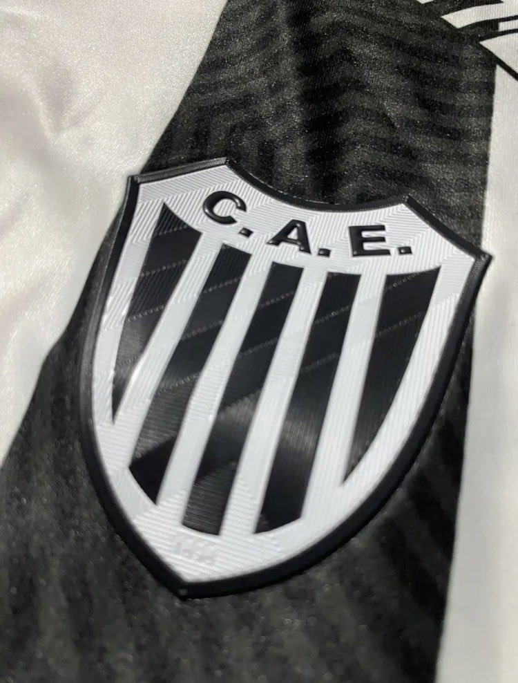 romcamisetas's tweet photo. ⚫️⚪️Camiseta Estudiantes De Caseros Titular 2024 Coach 
Talle L 
Valor:$ 59.800
Envío GRATIS!

https://t.co/smyA2PTyEo https://t.co/2gyi9i6Cxk