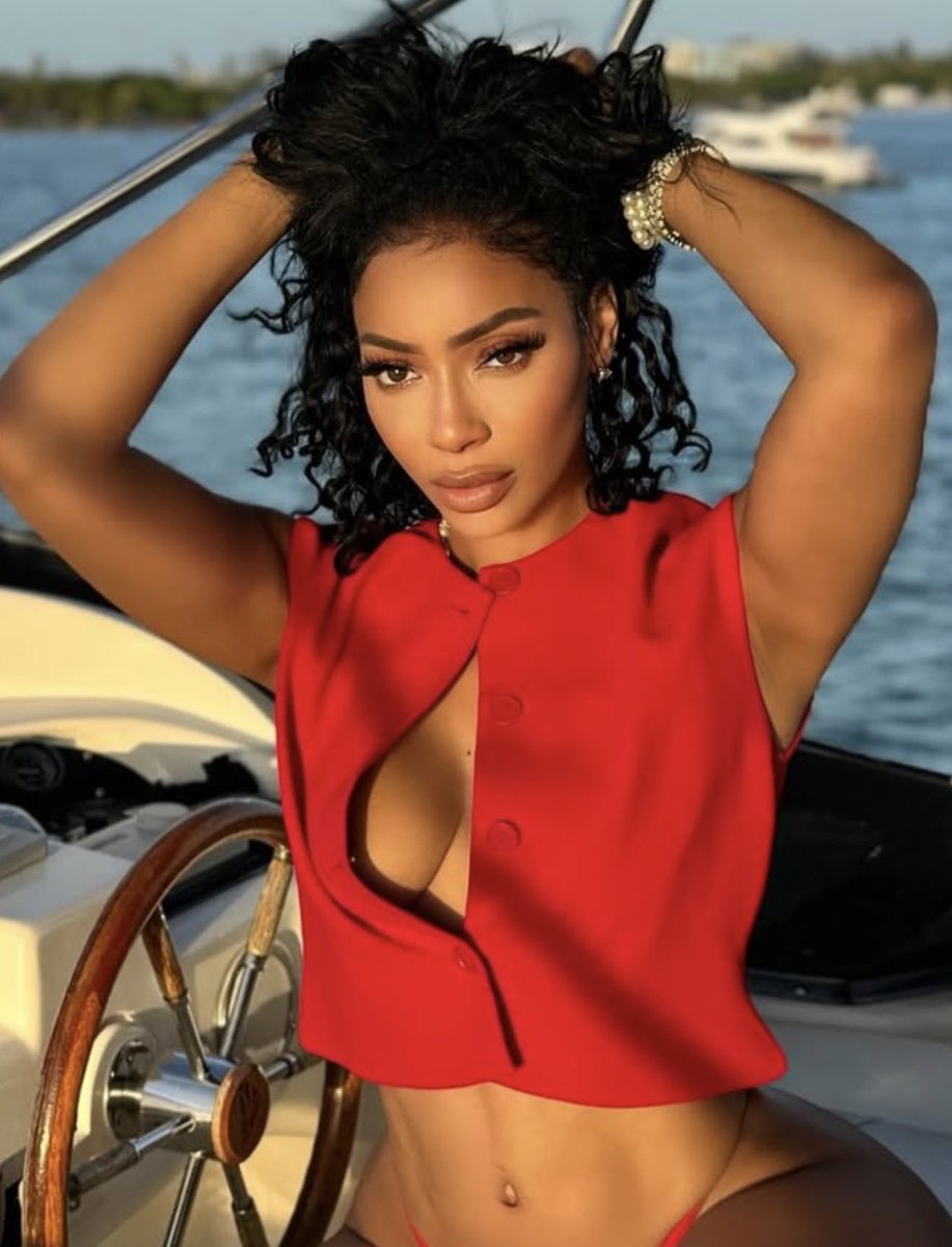 BuzzingPop's tweet image. Baddies’ Tommie Lee spotted getting cozy with Solange’s son Julez Smith.