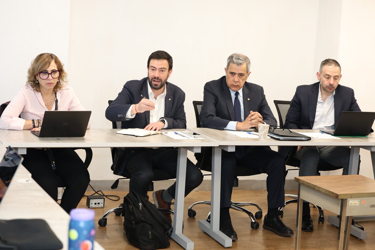 OPSOMSMexico's tweet image. La @SSalud_mx, #DGRI, recibió la visita de Sebastián García @sebgasa, director del Departamento de Evidencia e Inteligencia para la Acción en Salud de la @opsoms,🤝para fortalecer la cooperación técnica en digitalización, interoperabilidad y educación digital. 🌎