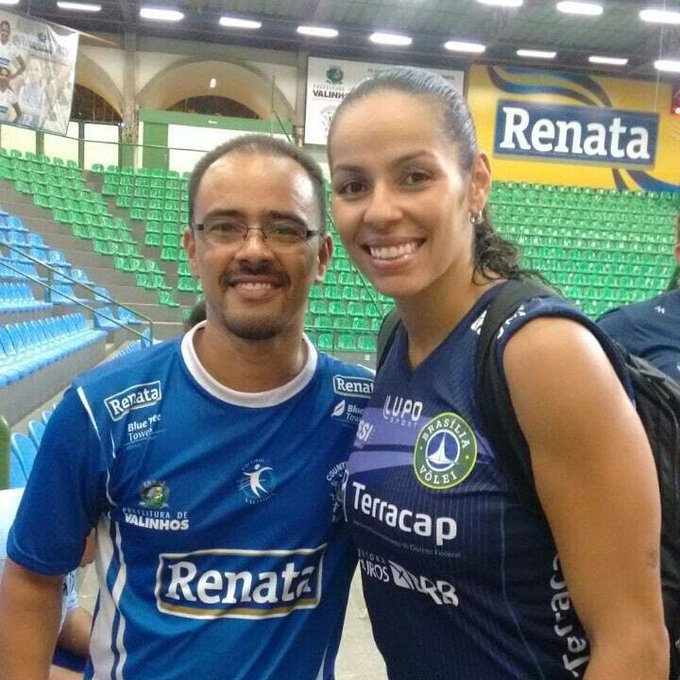 aldof1's tweet photo. Acompanhando esse super jogo e torcendo muito pelas amigas de Chapecó, mas aí  na foto temos só a MVP @PaulaPequenoPP4 e as incríveis atletas De Chapecó Yasmin, Iarla e Alinne. Aldo Messias -Sumaré-SP! #VoleiNoSportv https://t.co/oIQM2t5BeE