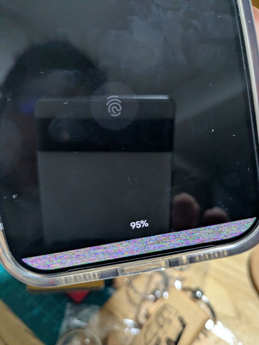 xttft418's tweet photo. 20万円近くしたPixel10Proが、もう壊れたんですけど。

画面の下部に帯状のものが表示されフリーズしました。

誰が助けてください。

#Pixel #Google #スマホ https://t.co/qu9Js8ZqA3