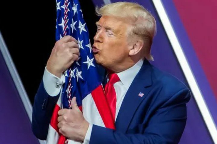 KingofDMC tweet media