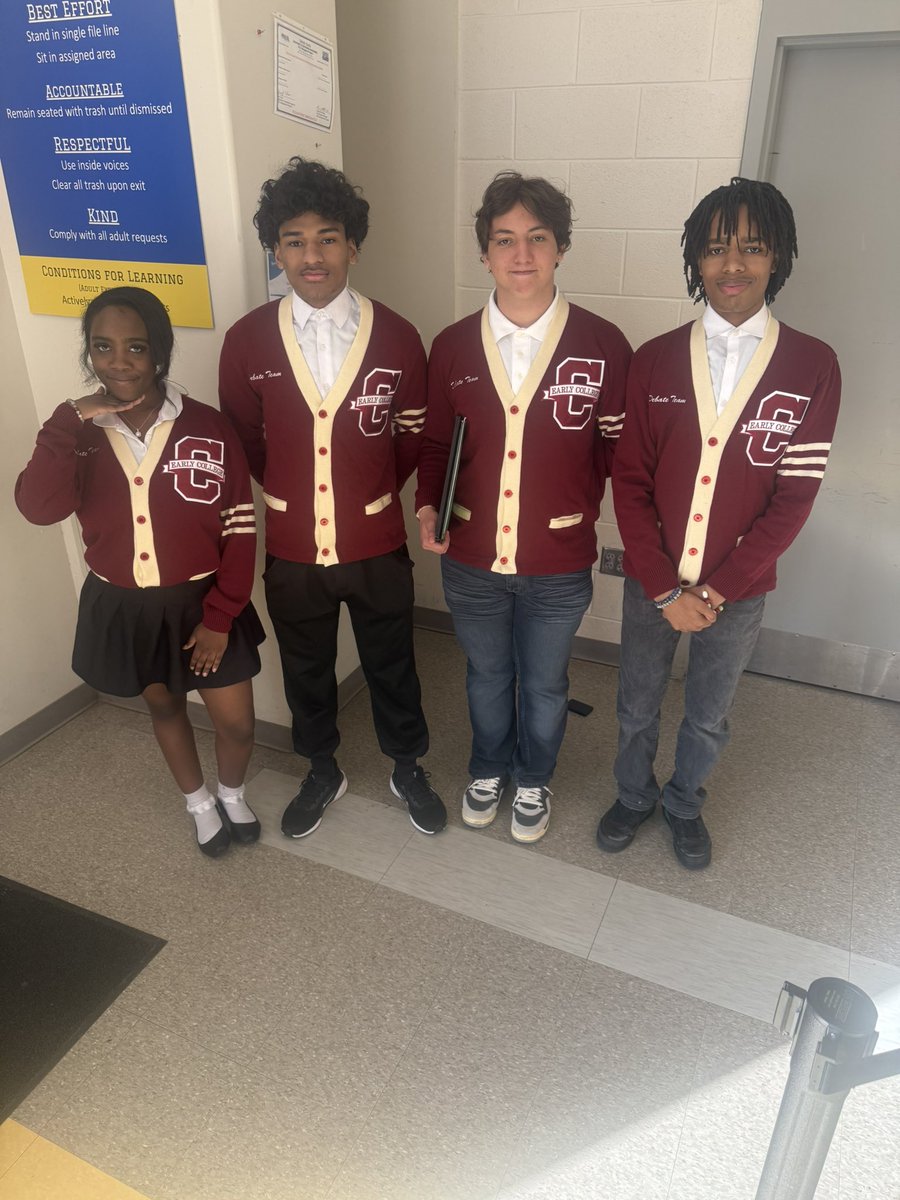PrincipalRogers's tweet photo. Congratulations👏🏾 to our @APSCarverEC Debate Team on their success at this weekend’s tournament! Scholars placed in the top 20 out of 60 debaters &amp; the top 10 for teams overall! 🎉Kudos to Coach Daniels for his amazing leadership! 
#wearecarverearlycollege
#theECway https://t.co/rqFojEOTj2