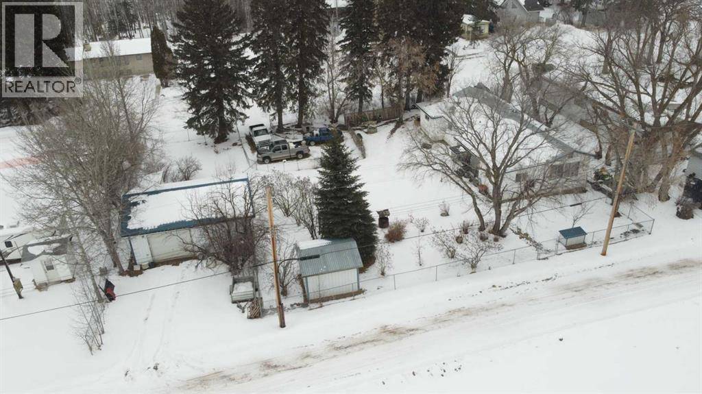 GerrikRipley's tweet photo. Check out 217 McLeod Street Ferintosh! 
3 fully fenced Lots, a 30 x 24 shop lots of parking space! 

https://t.co/kZBLfH7iK0 https://t.co/SRwYjOV2kU