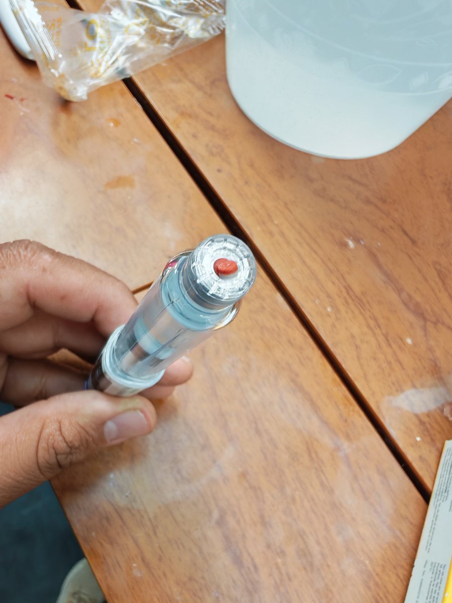 EdsonVacaQro's tweet photo. @EliLillyandCo tengo problema con su pluma. https://t.co/QcwPZ5tzMN