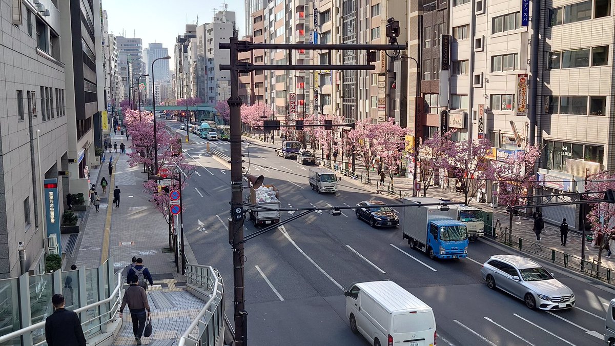 ネクタイのおじさん tweet media