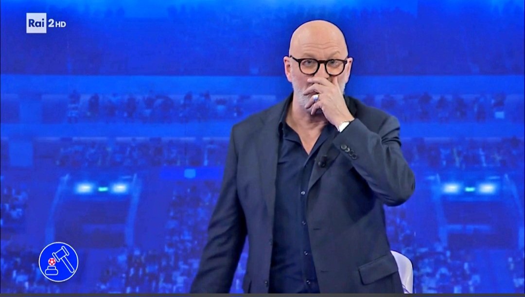 giannileone33's tweet photo. #Ilprocessoal90
Mazzocchi troppo esagitato cerca di portare la discussione sempre in caciara , ma poi perché gridano tutti? Oltretutto troppo ospiti e tutti vogliono parlare. https://t.co/ZxhqPsc6f1