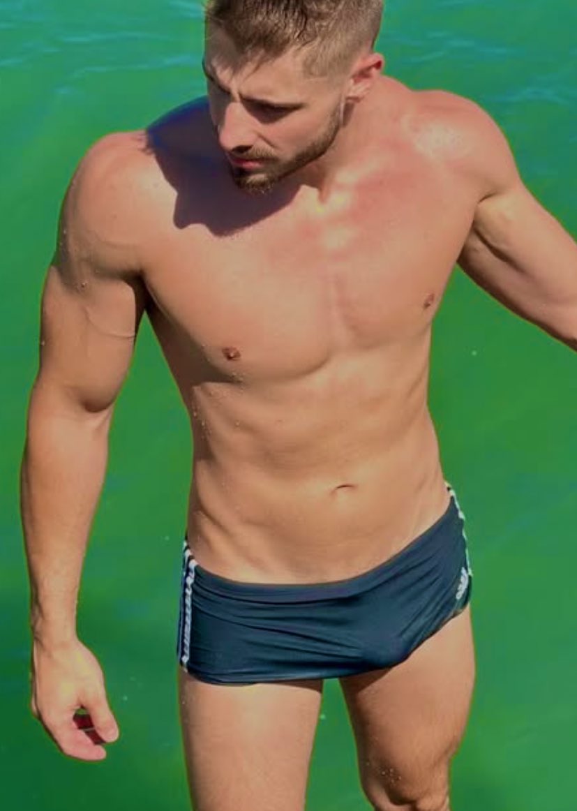 Fã de homens de sunga tweet media