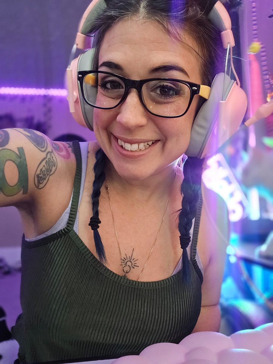 FailchildJo 💕 tweet media