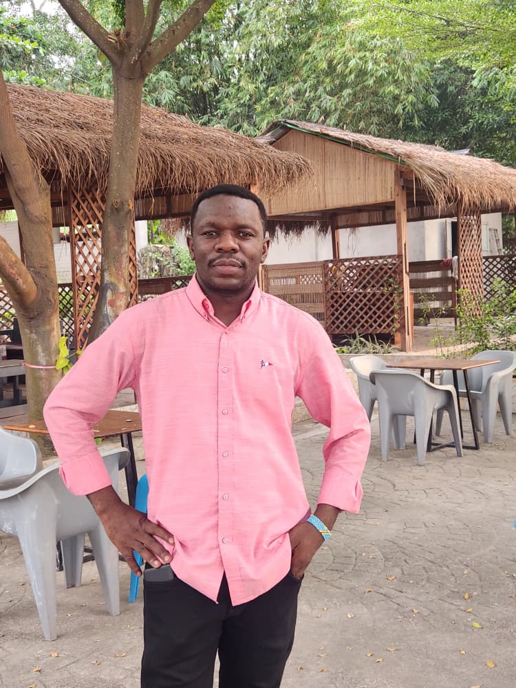 MuyisaChrist07's tweet image. HYPOCRISIE ORGANISATIONNELLE

Lorsqu'il s'agit d'organiser les élections dans le délai constitutionnel probablement en 2028, ils disent exprimer leur solidarité en faveur des compatriotes vivant dans les zones occupées (#Goma, #Bukavu, #Rutshuru, #Masisi, #Kalehe) mais au même