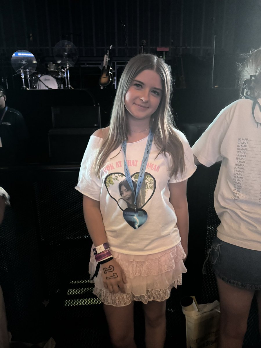 jane ⋆˚🪩🐞 is giving a little tweet media