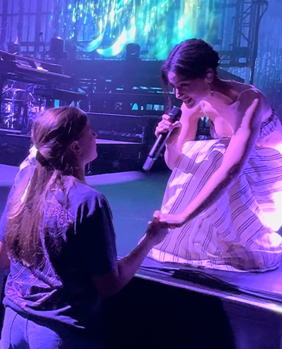 jane ⋆˚🪩🐞 is giving a little tweet media