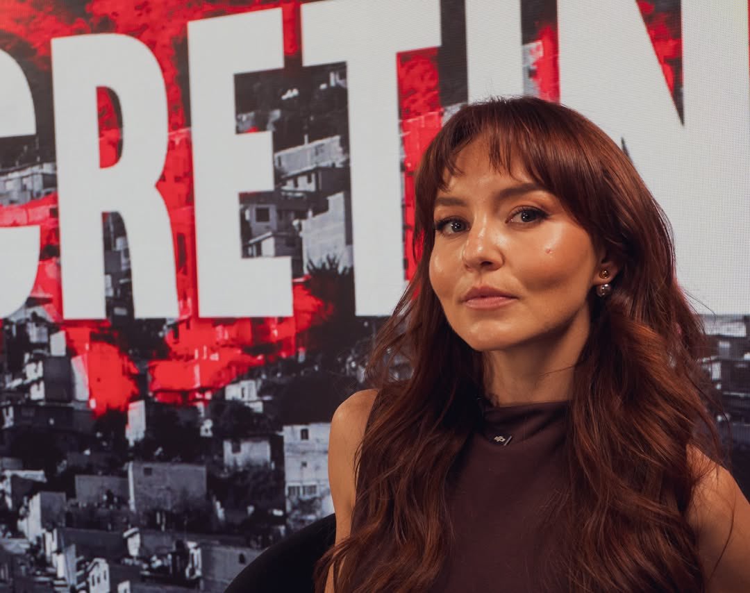 Boyerulli_Fans's tweet image. “Le invitamos la cena con bolillo y Lambrusco a la mismísima @Anboy88 🌹🍷🥐 A propósito del estreno de Socias Por Accidente,  platicó sabroso  sobre su carrera, los pormenores de #Teresa y los pasos para armar un sindicato..” @Anboy88 instagram.com/p/DWPz7BhDPNm/… 📸 cretino_podcast