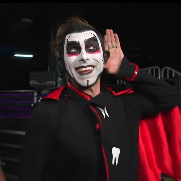 THAT POP FOR DANHAUSEN WAS LOUD AS HELL AND THEY ALSO CHANTED "YOU ARE CURSED" WITH HIM .!!!!!

OH WE ALL LOVE THAT DANHAUSENNNNN !!! <3