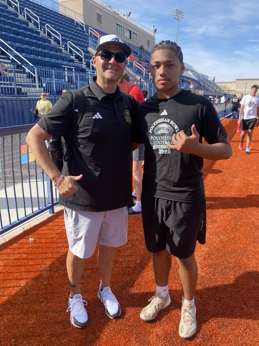 matteonv43's tweet photo. Blessed to have been able to showcase my skills at the @polynesiabowl  this past weekend in Las Vegas. 

Got to meet amazing people as well 🙏  @JojoDickson @HenryTootoo1 @BrandonHuffman 

@mtorressports @coachMikeLBs @coachdanlanning @CoachLup @CoachCBhawaii @justin_ena @kalanifsitake @coach_mikebruno