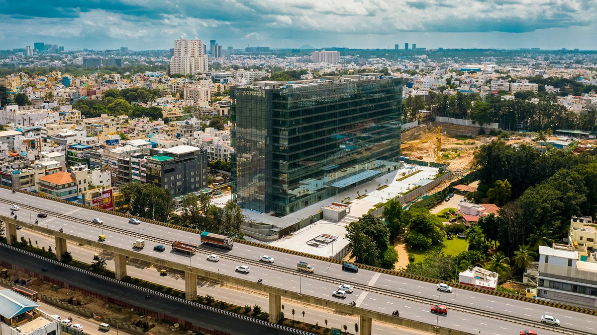 naashonomics's tweet photo. many have fears if #century can delivery 10M sqft #immensity here is something they have delivered in 
Century Downtown   #Hebbal  👇

🏢 Tower 1 – ~1.3M sq.ft already completed
🏗️ Tower 2 – 3B + G + 13 Floors | ~1.3M sq.ft leasable space
  Tower 3 – ~600K sq.ft incoming https://t.co/fgSM7Iqxnm
