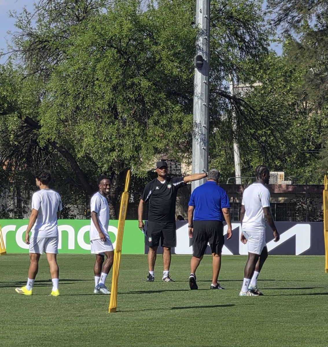 Omar Zeron tweet media