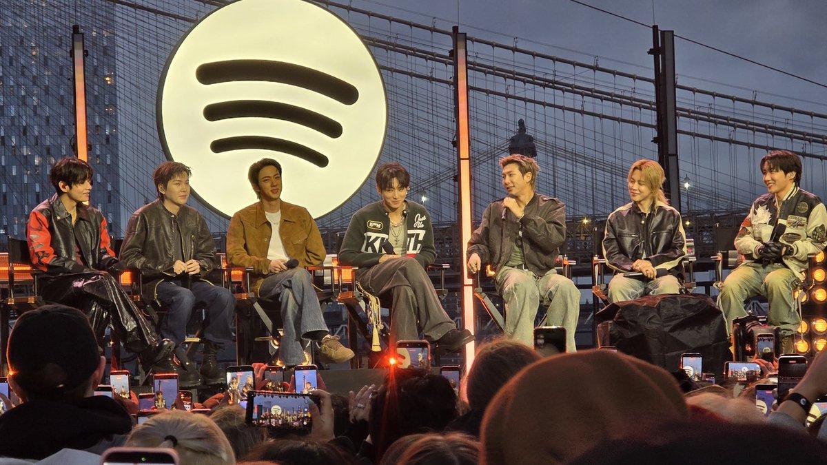 BTS Charts News tweet media