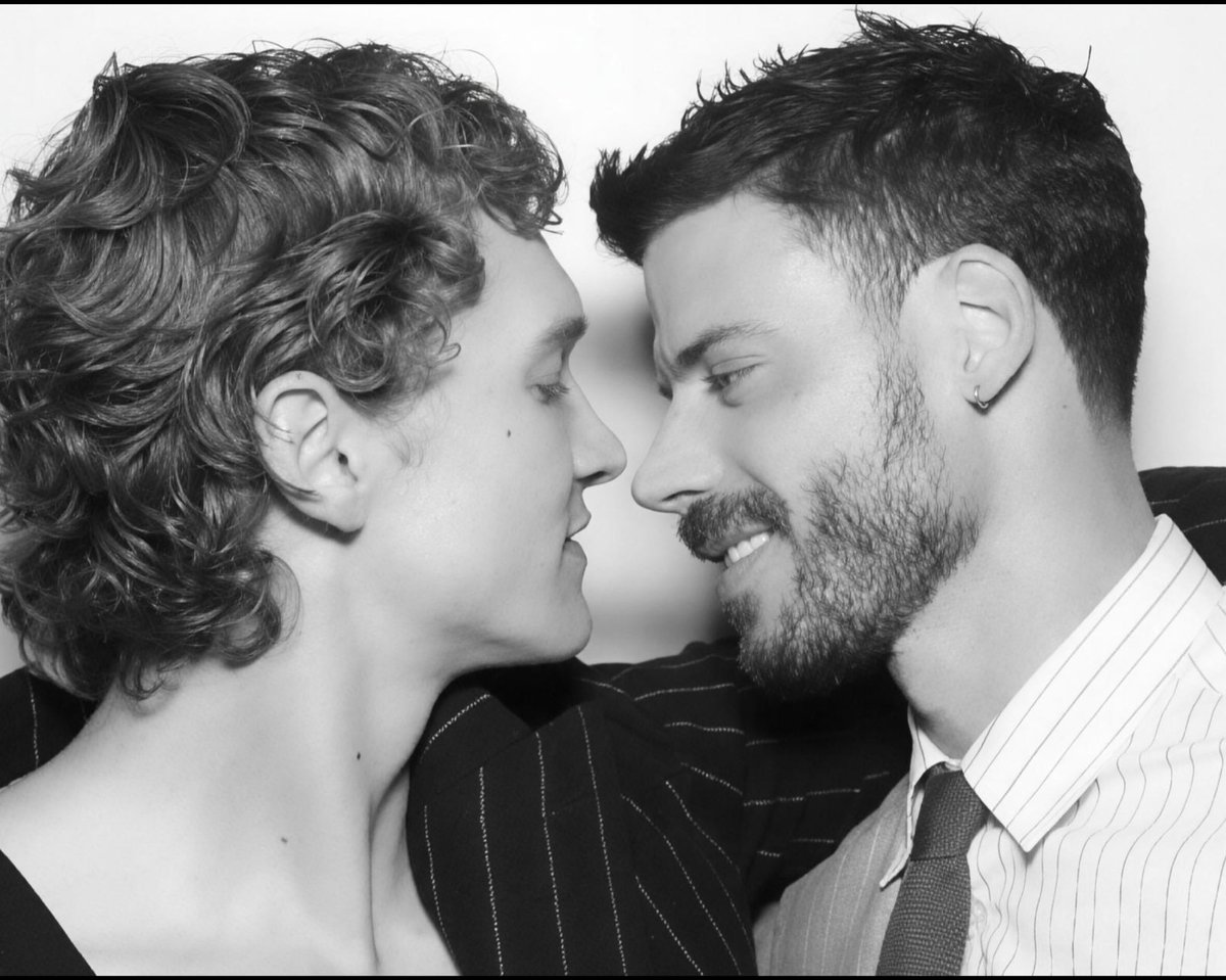 seeyouandiam's tweet image. Best Friends. It’s totally cool -  I couple dress with my bestie and stare into his eyes. I also pull him in tight in front of the paps , but no biggie #nohomo .