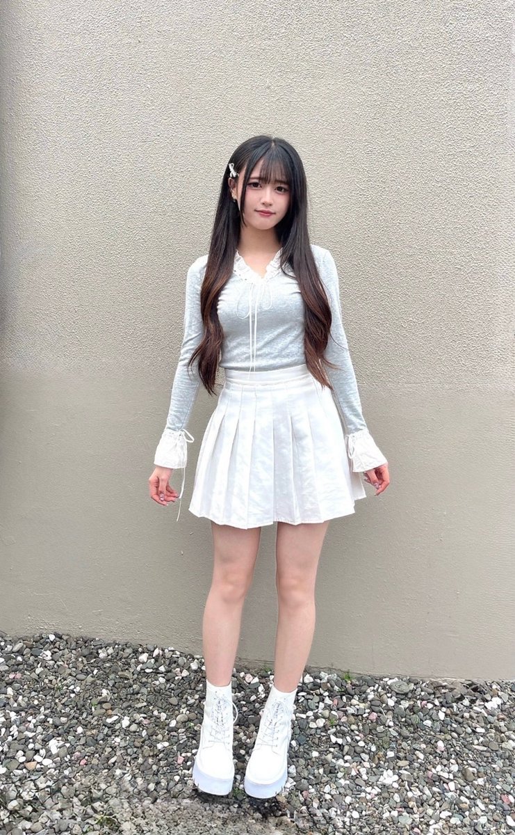 オーディションの書類審査で送った全身写真 発掘した！

(約10ヶ月前 、撮影 : 母)