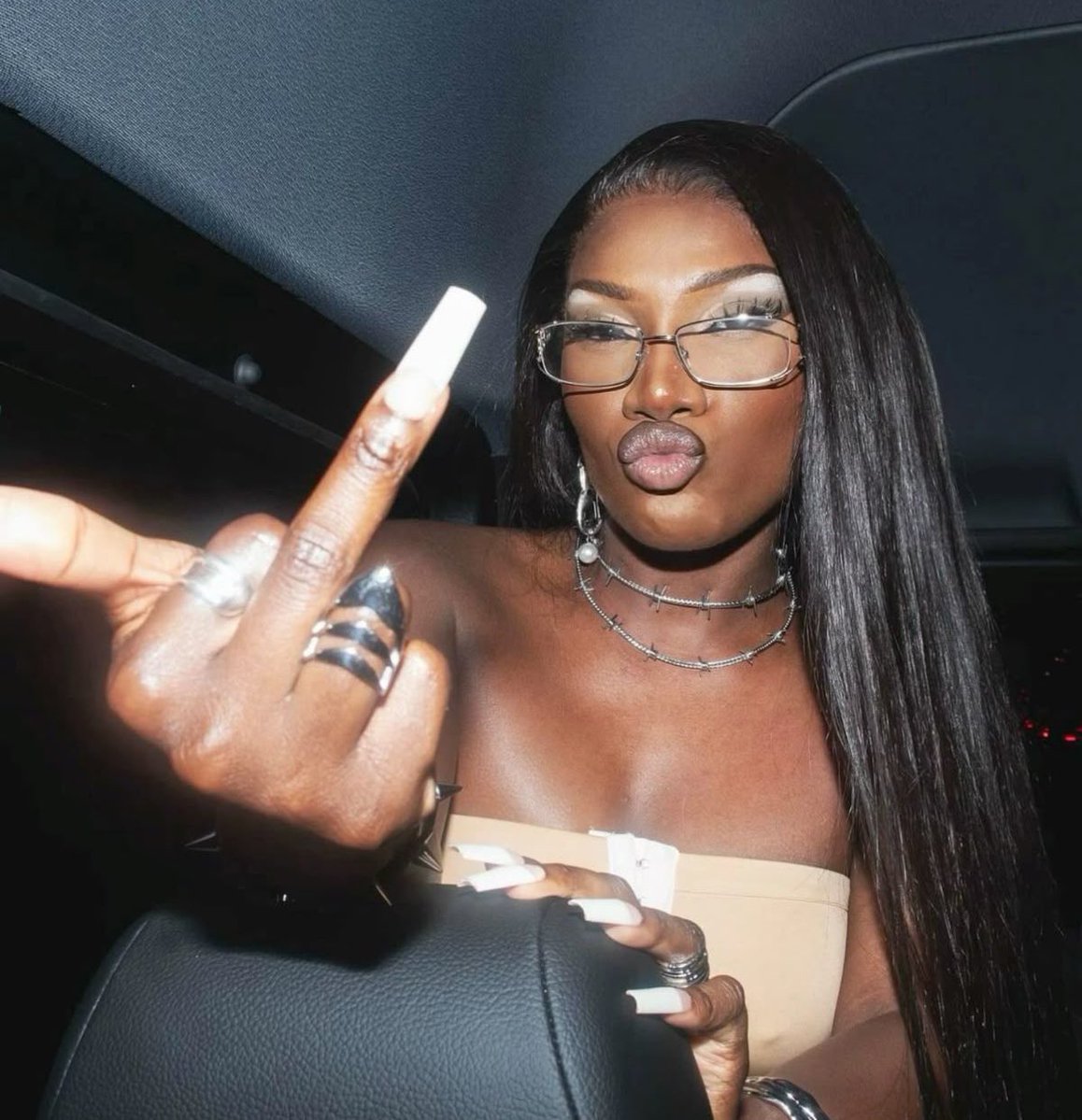 𖤐 tae is in the hamptons ⋆₊˚✧ tweet media