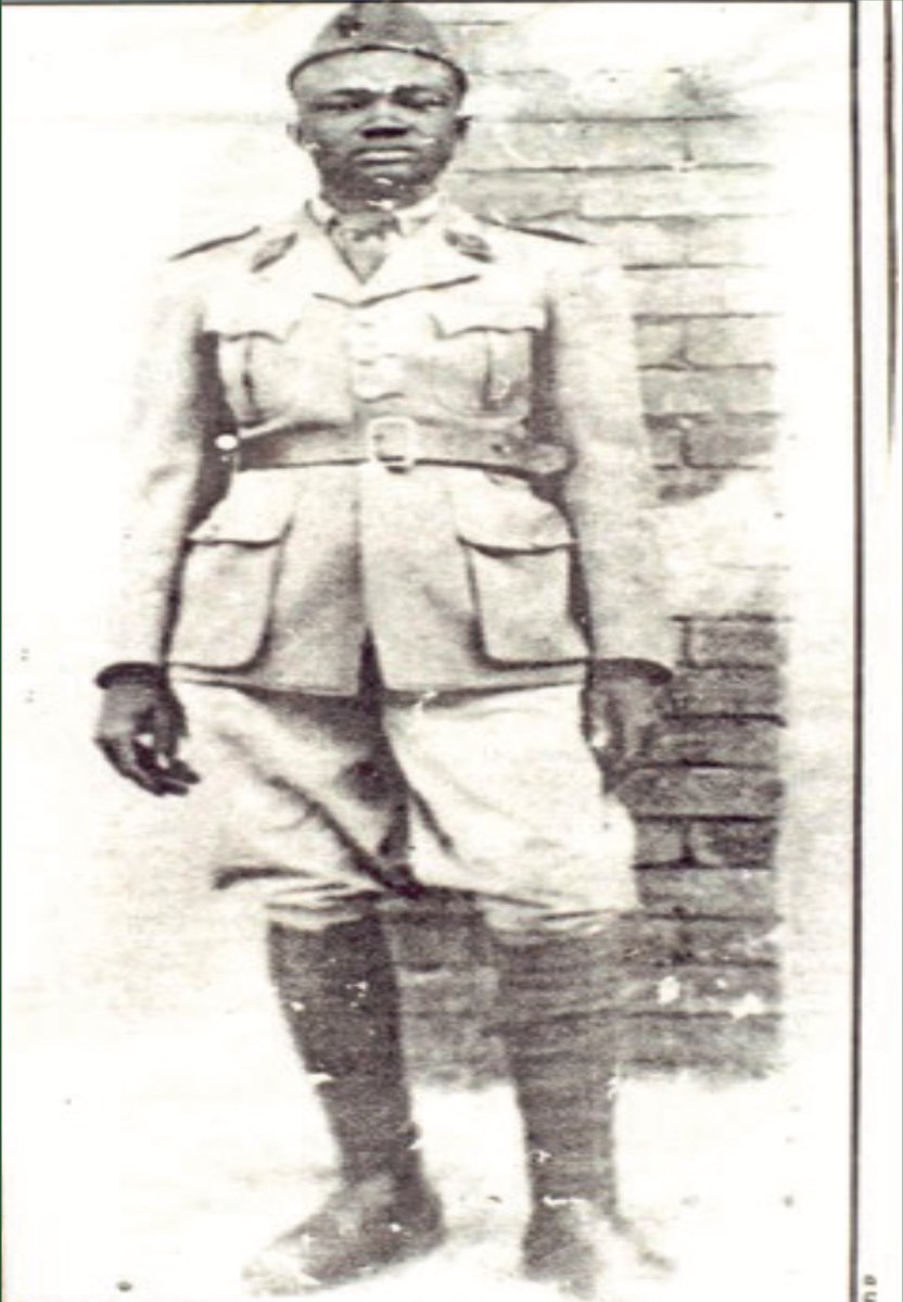 Notez que Serigne Mansour SY RTA Borom Daaradji à fait l'armée nationale sénégalaise.