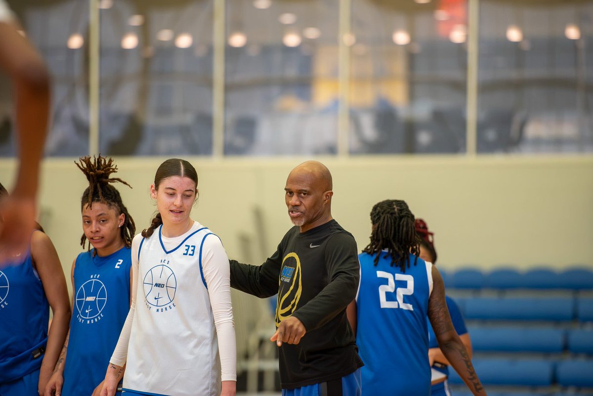 NEO Womens BBall tweet media