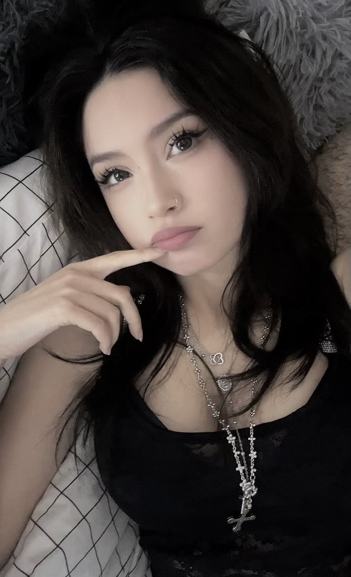 𝒩𝒾𝓃𝒾 ♡ tweet media