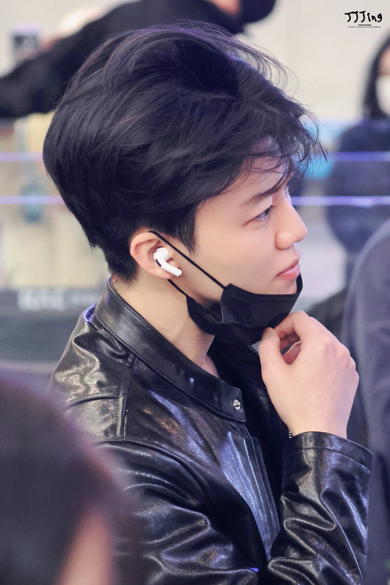 Jianajiajia tweet media