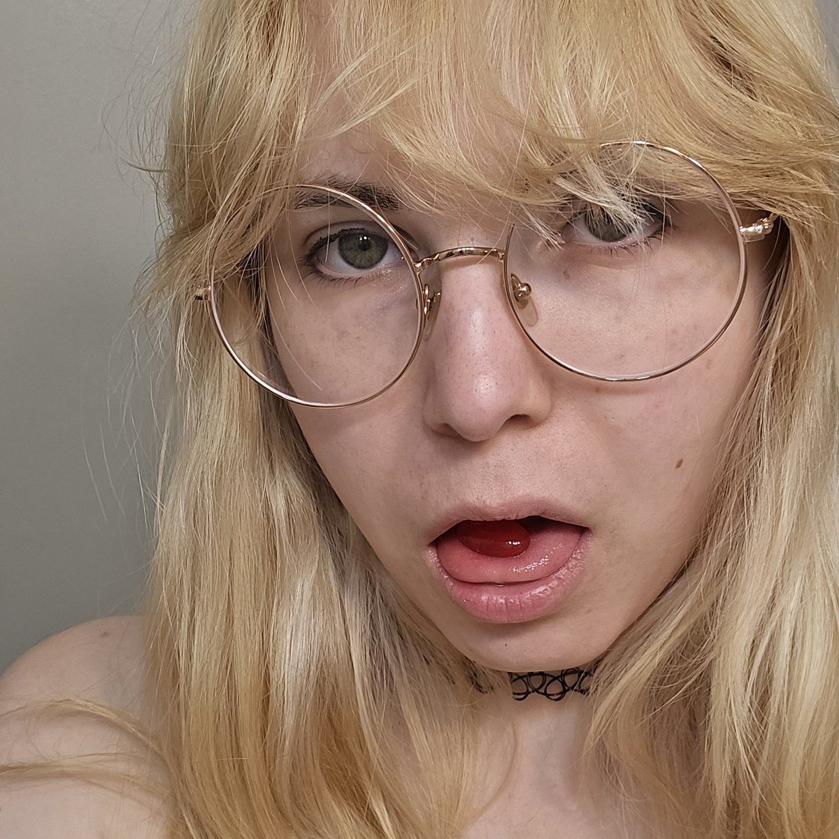 Rozi Rabbit tweet media