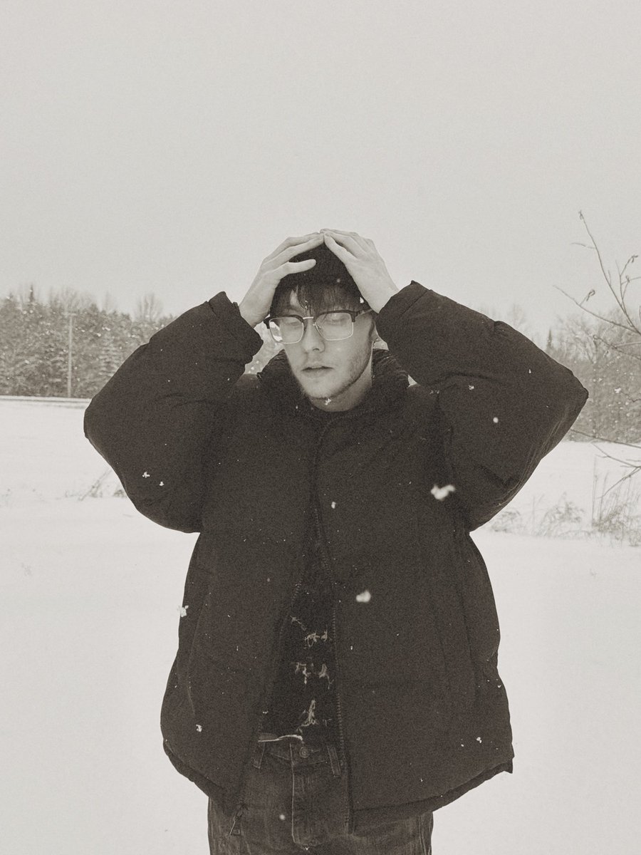 ChristianTat_'s tweet photo. Snow storm in the first week of spring is lethal. 💀 https://t.co/V618WVWhGj