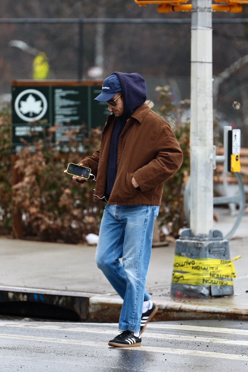 Fotos de Harry caminando hoy por Nueva York ✨️