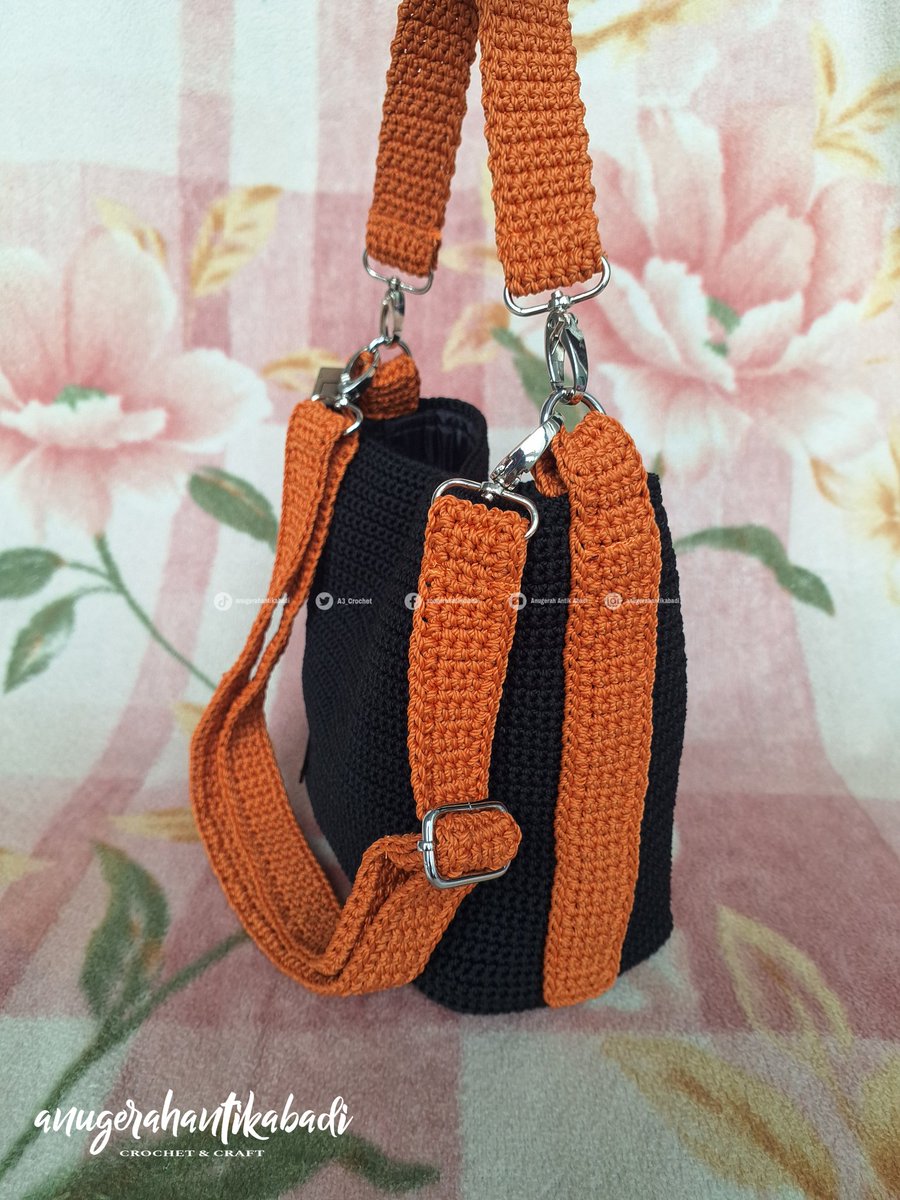 A3_Crochet's tweet photo. Alhamdulillah..
Tas Rajut model tali slempang di samping
Paduan warna cantik nya bikin makin elegan
Cusszz..zz to Graha Ciantra
Dim : 22x10x23 cm
Mat : Polyester
#tasrajut
#tasrajutbeltsamping
#tasrajuttalislempangsamping
#shoulderbag
#madebyorder
#anugerahantikabadi https://t.co/KEugmKHhzh