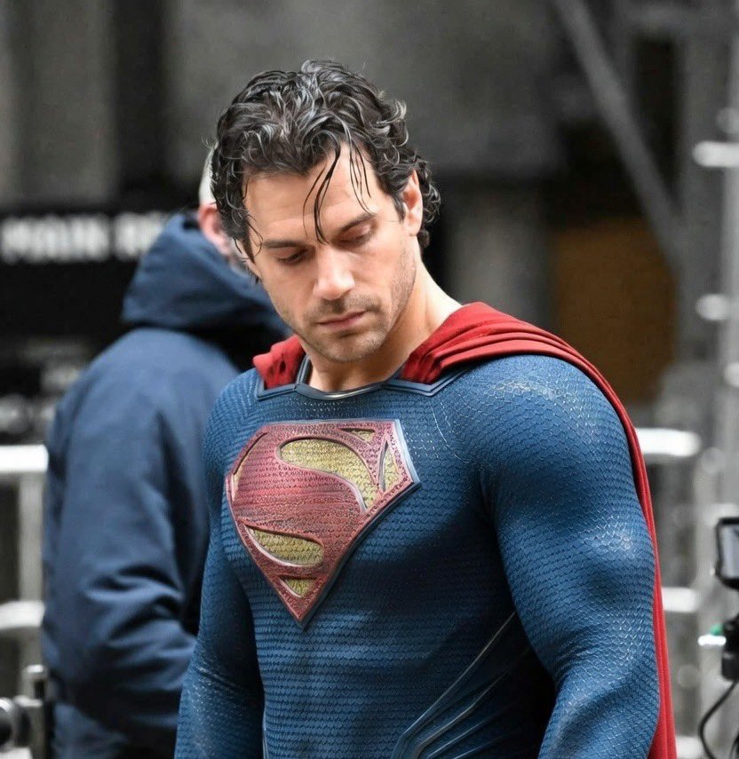 Review Flicks tweet media