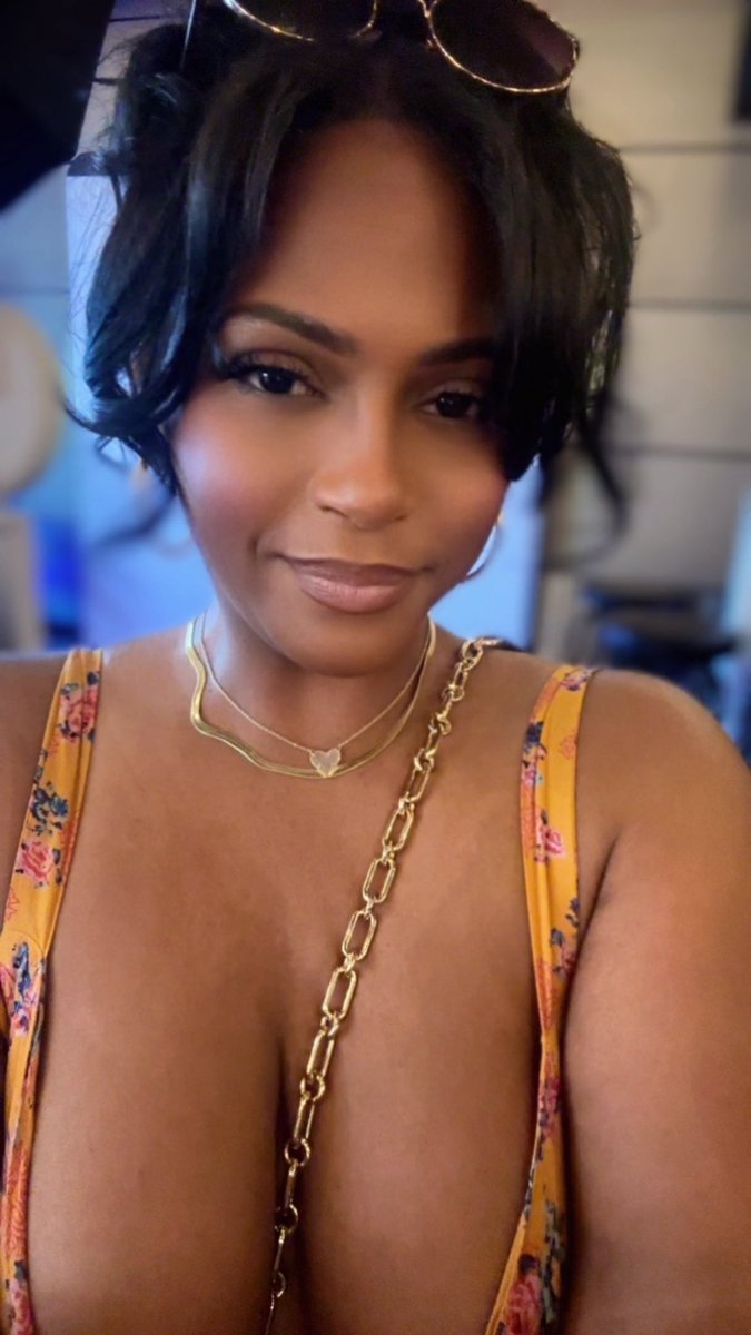 Milf N Cookies tweet media