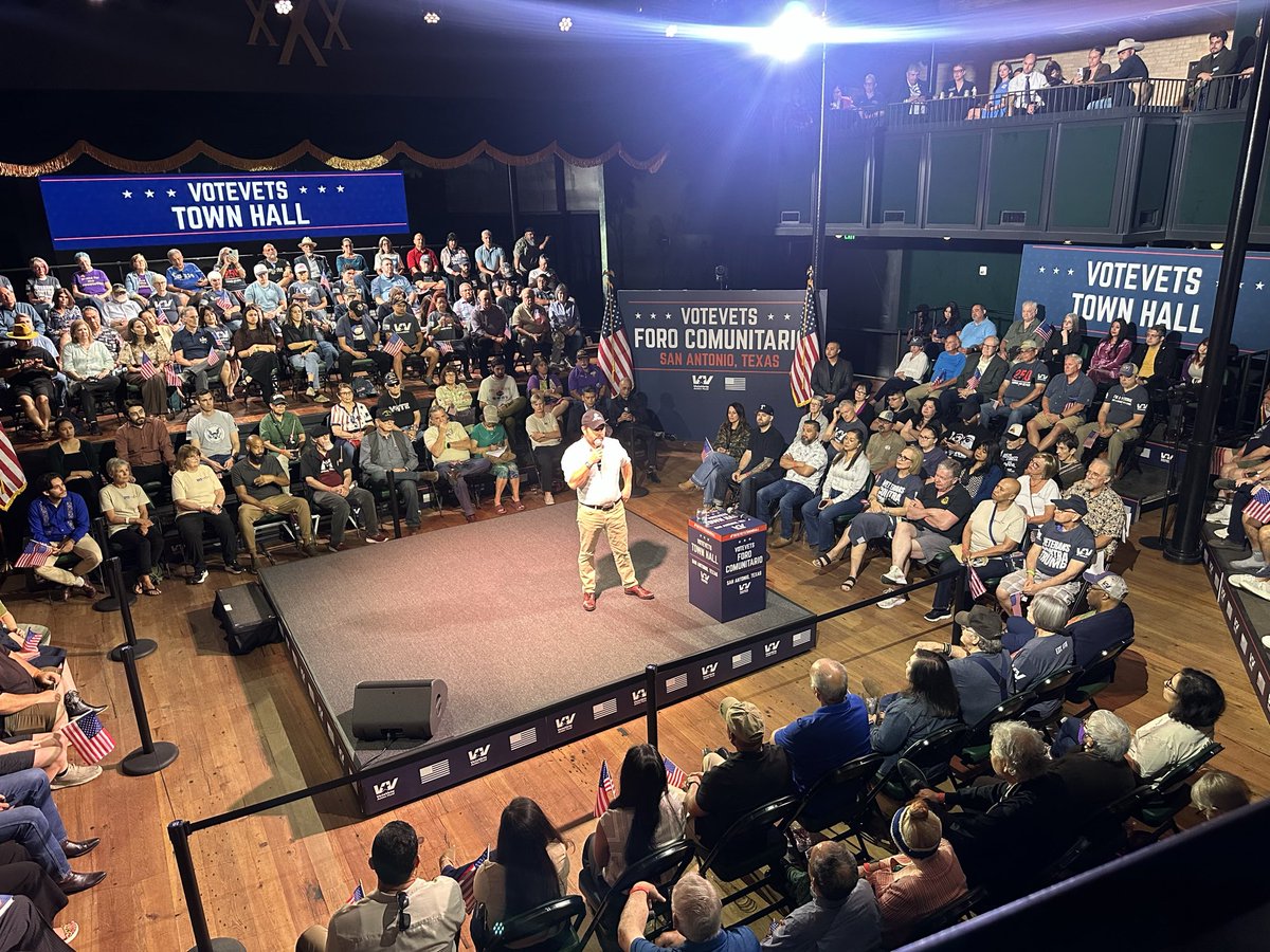 XochitlHinojosa's tweet photo. .@RubenGallego at a powerful @votevets town hall in San Antonio, TX, during this critical moment in our nation’s history.

Very few elected leaders understand veterans or the consequences of a war than Sen. Gallego. He saw it firsthand serving in Iraq. https://t.co/cvemFIcDDE